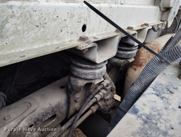 image for item EH0233 2000 Freightliner FL80 roll-off container truck