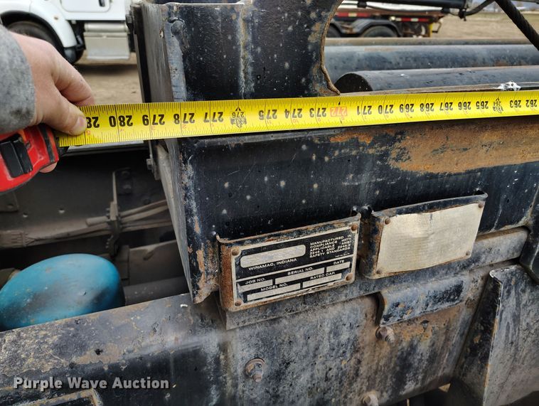 image for item EH0233 2000 Freightliner FL80 roll-off container truck