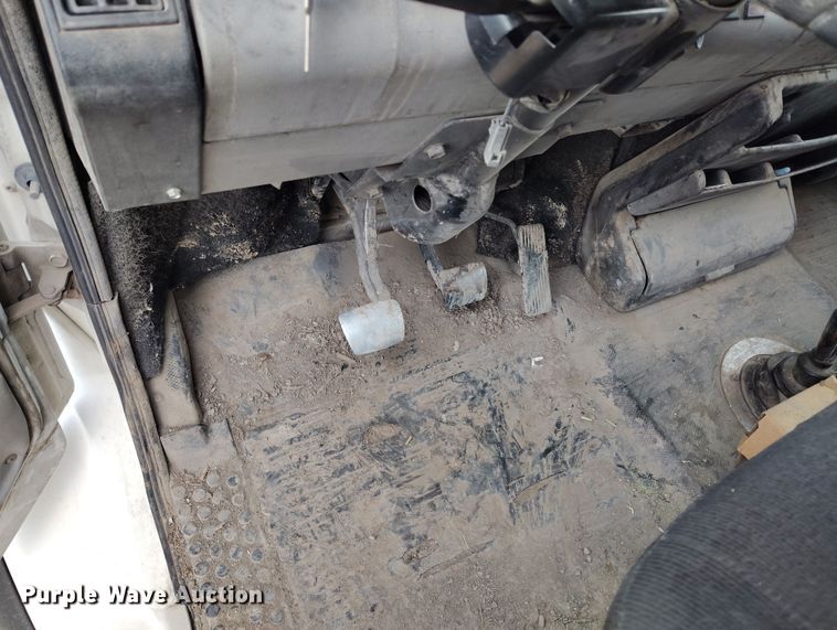 image for item EH0233 2000 Freightliner FL80 roll-off container truck