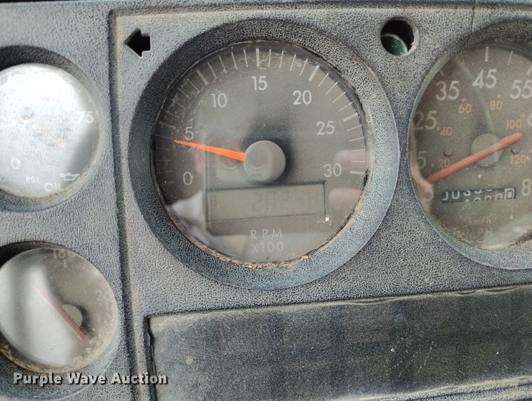 image for item EH0233 2000 Freightliner FL80 roll-off container truck