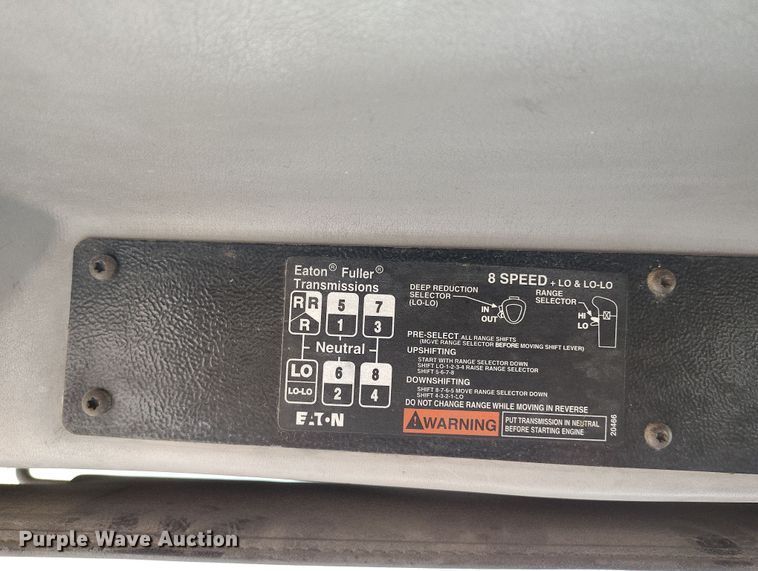 image for item EH0233 2000 Freightliner FL80 roll-off container truck