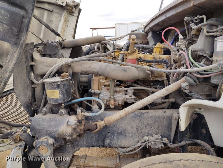 image for item EH0233 2000 Freightliner FL80 roll-off container truck