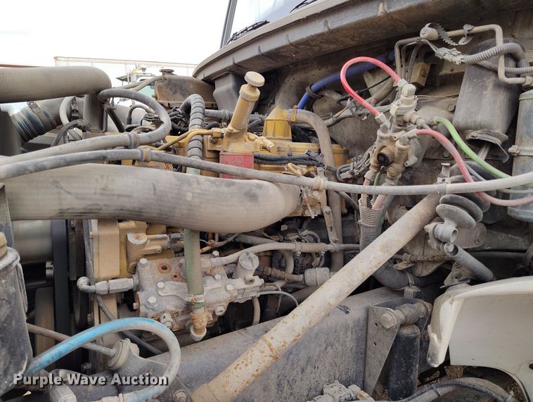 image for item EH0233 2000 Freightliner FL80 roll-off container truck