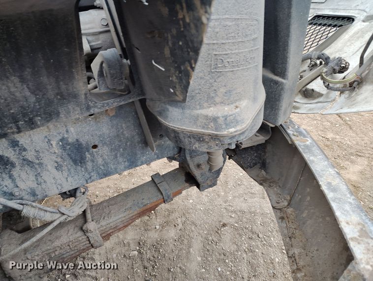 image for item EH0233 2000 Freightliner FL80 roll-off container truck