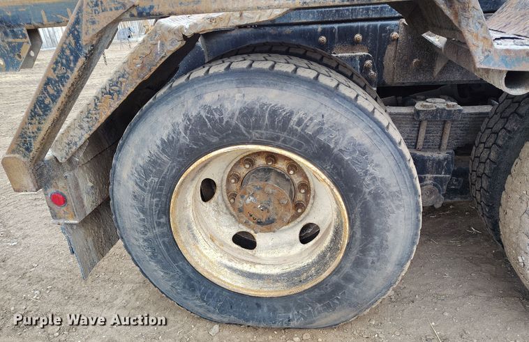 image for item EH0233 2000 Freightliner FL80 roll-off container truck