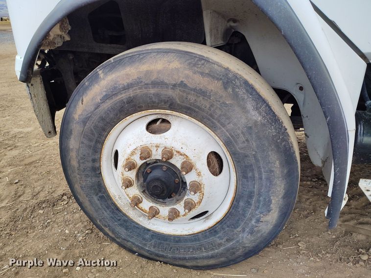 image for item EH0233 2000 Freightliner FL80 roll-off container truck