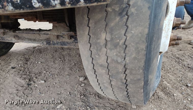 image for item EH0233 2000 Freightliner FL80 roll-off container truck