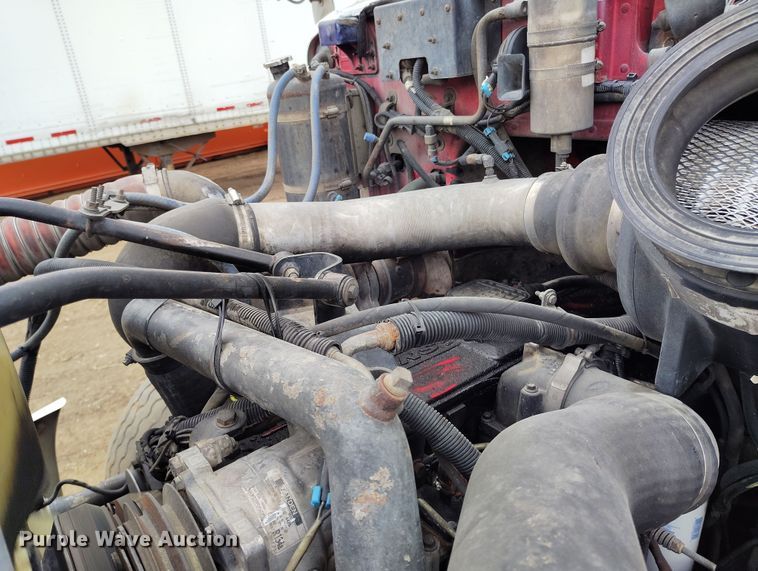 image for item EH0234 2005 Peterbilt 335  roll-off container truck