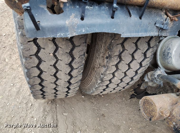 image for item EH0234 2005 Peterbilt 335  roll-off container truck