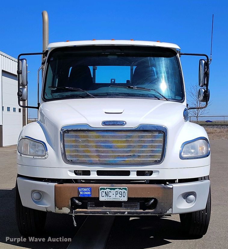 image for item EH0275 2011 Freightliner Business Class M2 flatbed truck