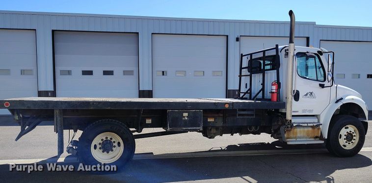 image for item EH0275 2011 Freightliner Business Class M2 flatbed truck