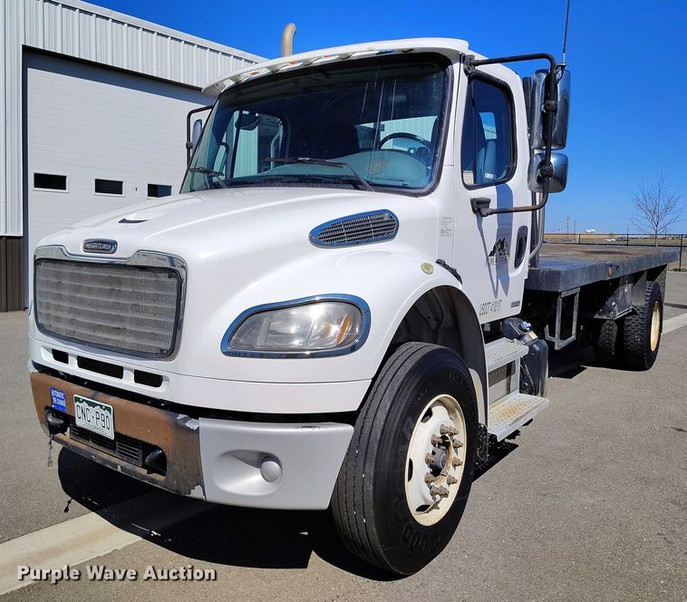 image for item EH0275 2011 Freightliner Business Class M2 flatbed truck
