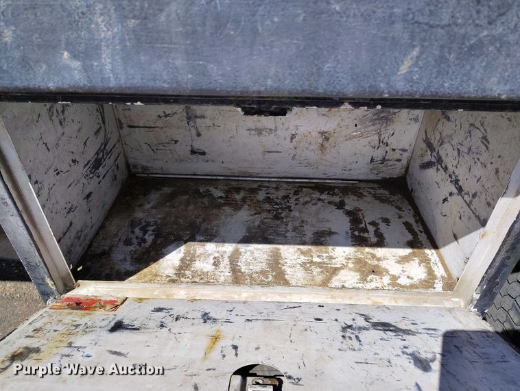 image for item EH0275 2011 Freightliner Business Class M2 flatbed truck