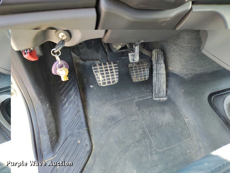 image for item EH0275 2011 Freightliner Business Class M2 flatbed truck