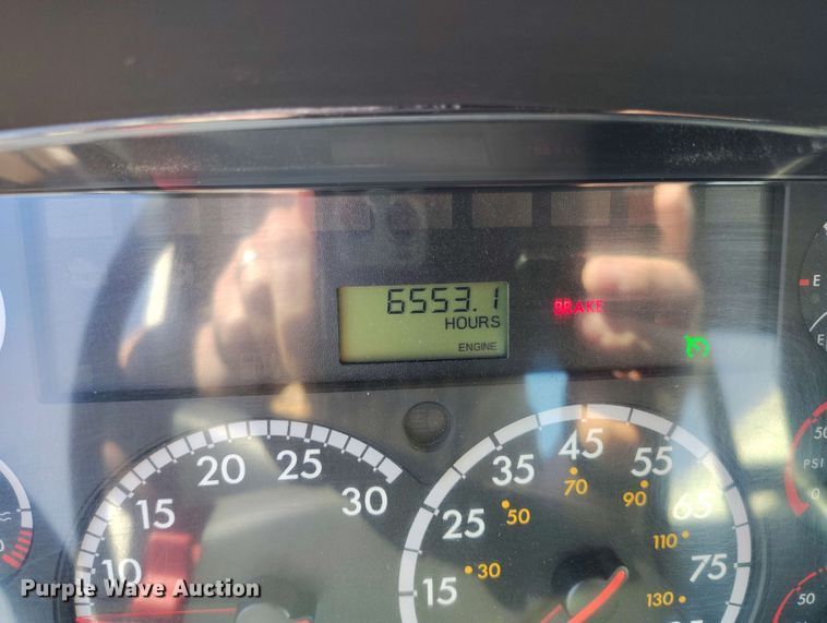 image for item EH0275 2011 Freightliner Business Class M2 flatbed truck