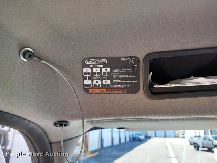 image for item EH0275 2011 Freightliner Business Class M2 flatbed truck