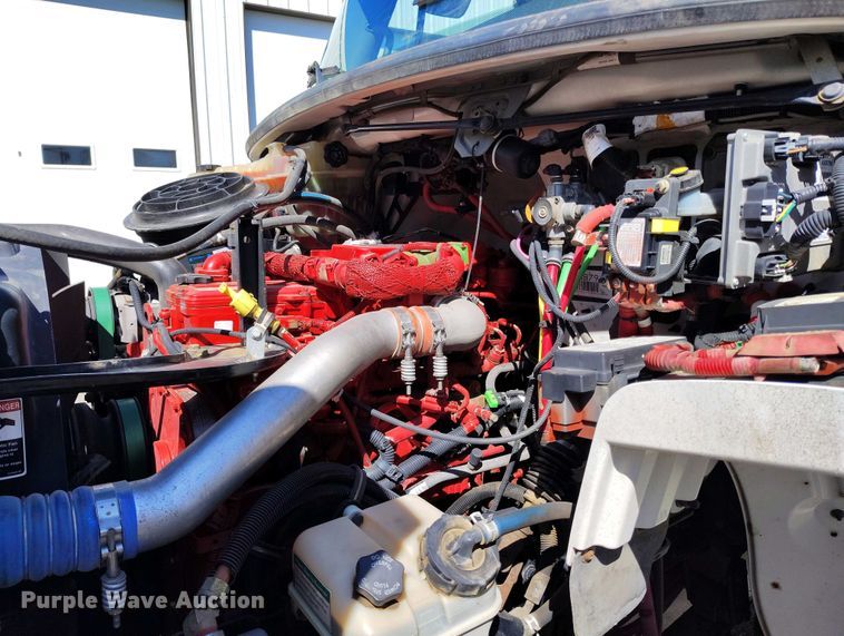 image for item EH0275 2011 Freightliner Business Class M2 flatbed truck