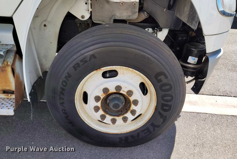 image for item EH0275 2011 Freightliner Business Class M2 flatbed truck