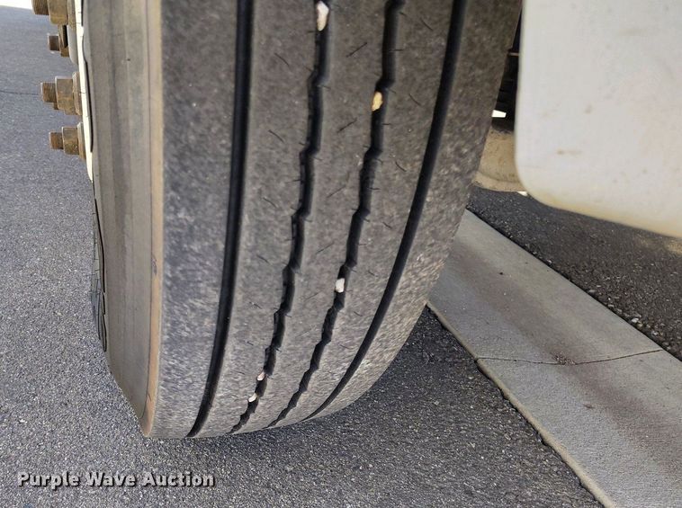 image for item EH0275 2011 Freightliner Business Class M2 flatbed truck