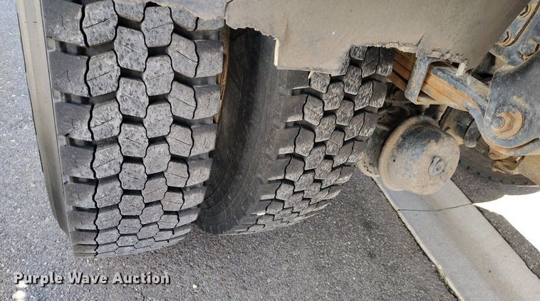 image for item EH0275 2011 Freightliner Business Class M2 flatbed truck