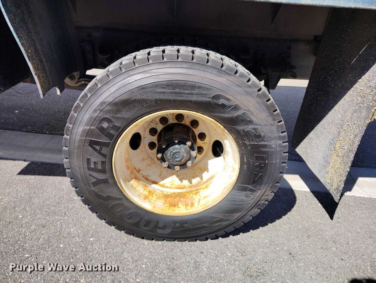 image for item EH0275 2011 Freightliner Business Class M2 flatbed truck