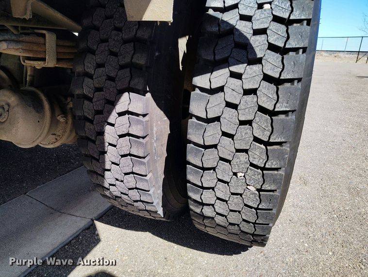 image for item EH0275 2011 Freightliner Business Class M2 flatbed truck