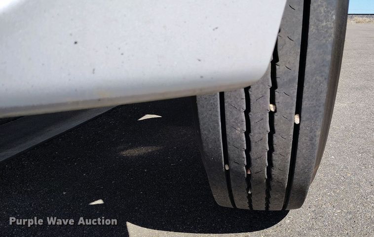 image for item EH0275 2011 Freightliner Business Class M2 flatbed truck