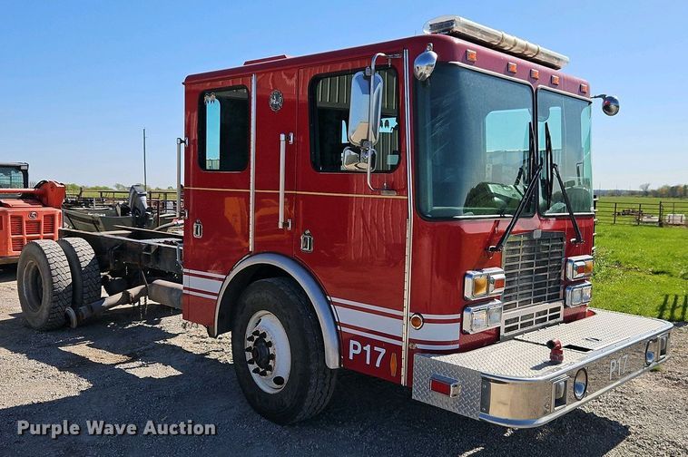 image for item EI8951 2006 HME 4465 900 cab and chassis