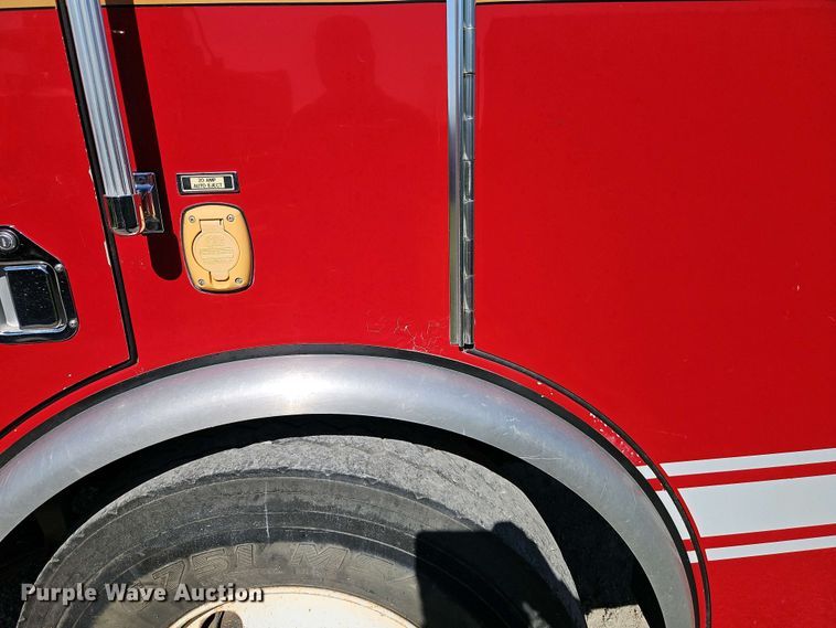 image for item EI8951 2006 HME 4465 900 cab and chassis