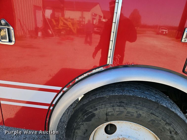 image for item EI8951 2006 HME 4465 900 cab and chassis