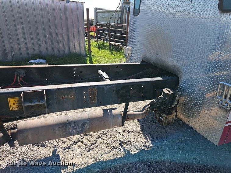 image for item EI8951 2006 HME 4465 900 cab and chassis