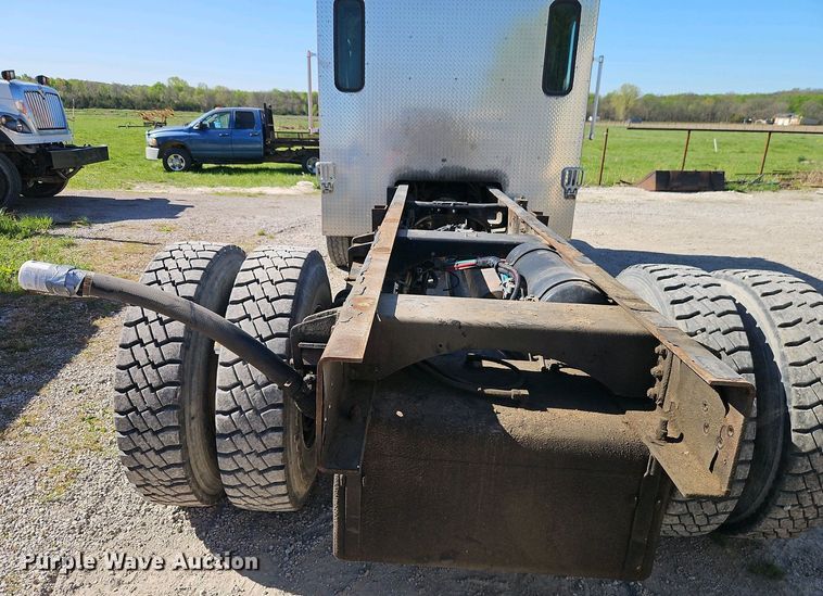 image for item EI8951 2006 HME 4465 900 cab and chassis