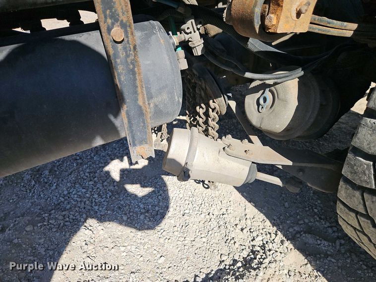 image for item EI8951 2006 HME 4465 900 cab and chassis