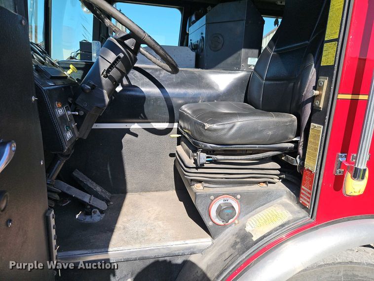 image for item EI8951 2006 HME 4465 900 cab and chassis