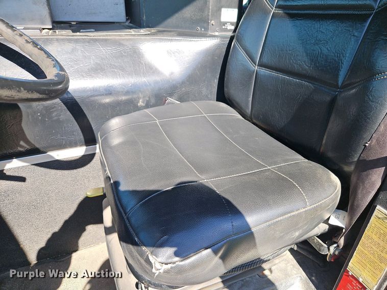 image for item EI8951 2006 HME 4465 900 cab and chassis