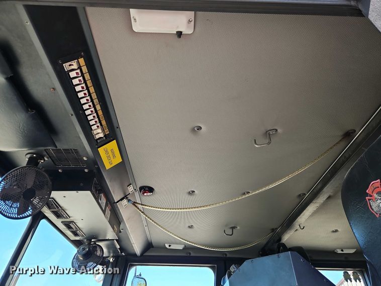 image for item EI8951 2006 HME 4465 900 cab and chassis