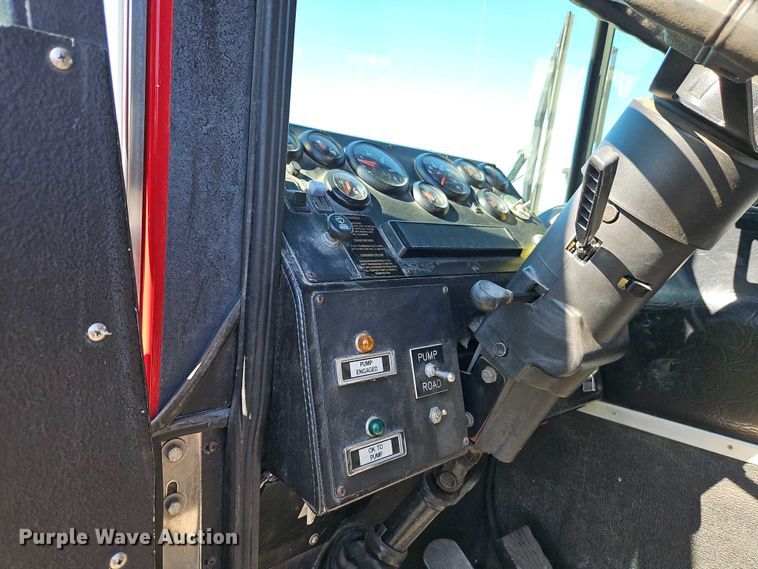 image for item EI8951 2006 HME 4465 900 cab and chassis