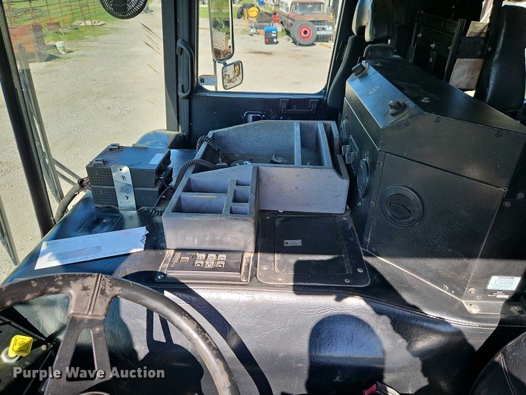 image for item EI8951 2006 HME 4465 900 cab and chassis