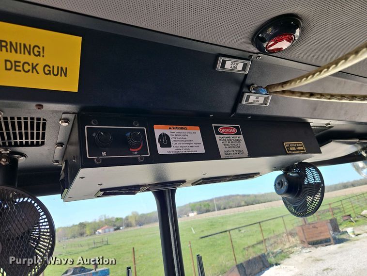 image for item EI8951 2006 HME 4465 900 cab and chassis