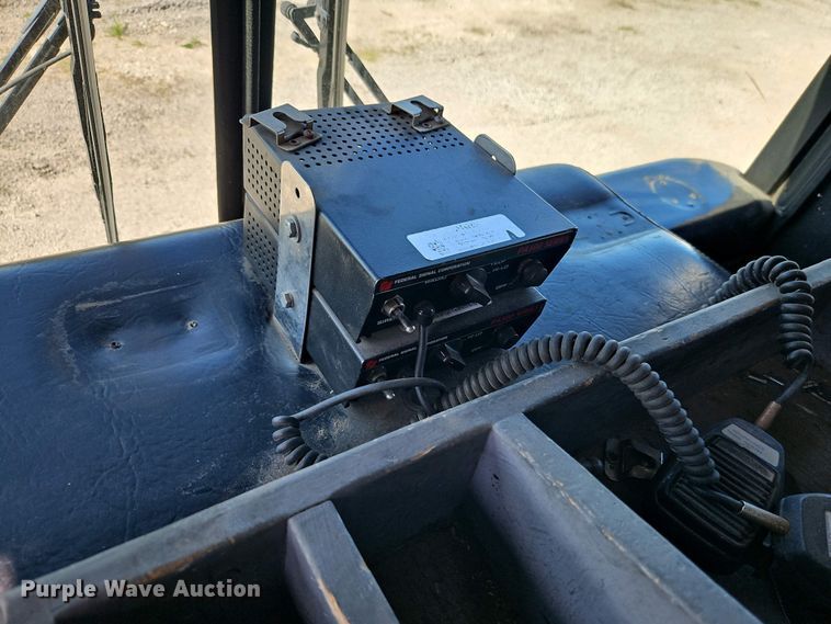 image for item EI8951 2006 HME 4465 900 cab and chassis