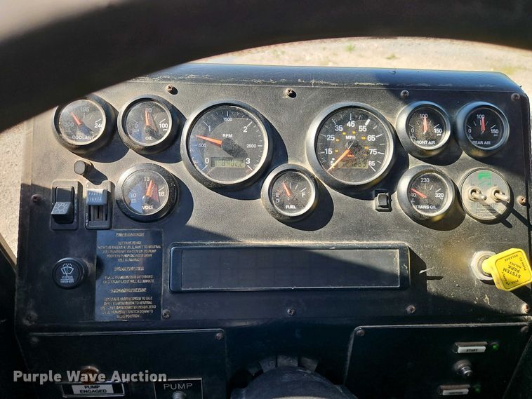 image for item EI8951 2006 HME 4465 900 cab and chassis