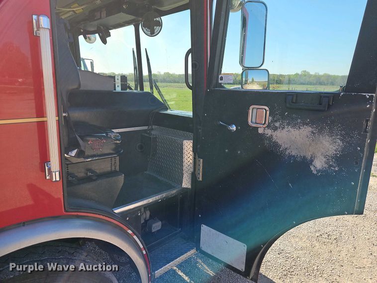 image for item EI8951 2006 HME 4465 900 cab and chassis