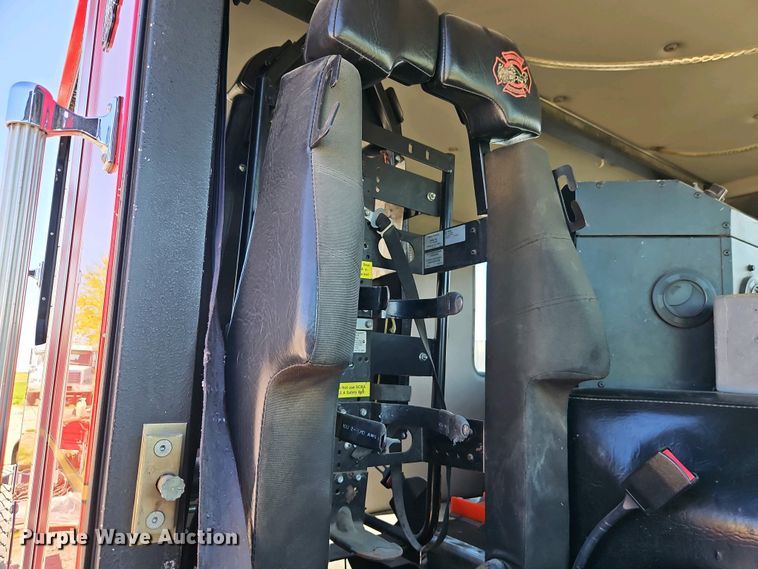 image for item EI8951 2006 HME 4465 900 cab and chassis