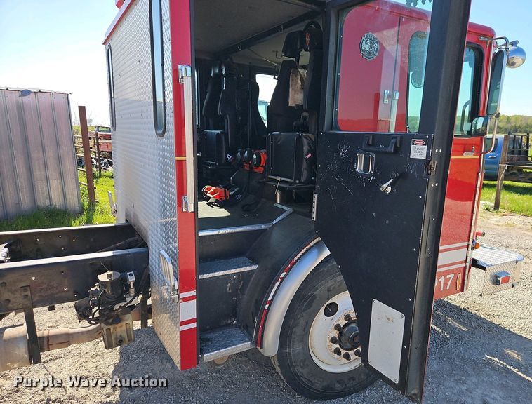 image for item EI8951 2006 HME 4465 900 cab and chassis