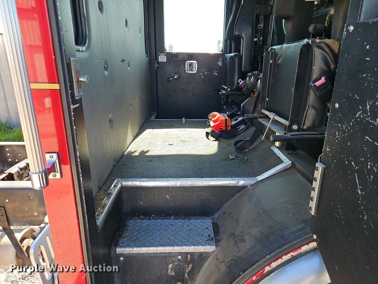 image for item EI8951 2006 HME 4465 900 cab and chassis