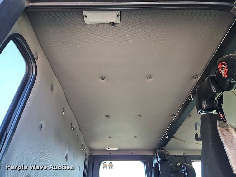 image for item EI8951 2006 HME 4465 900 cab and chassis