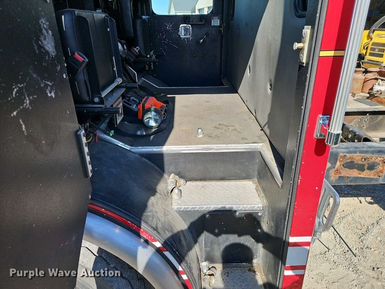 image for item EI8951 2006 HME 4465 900 cab and chassis