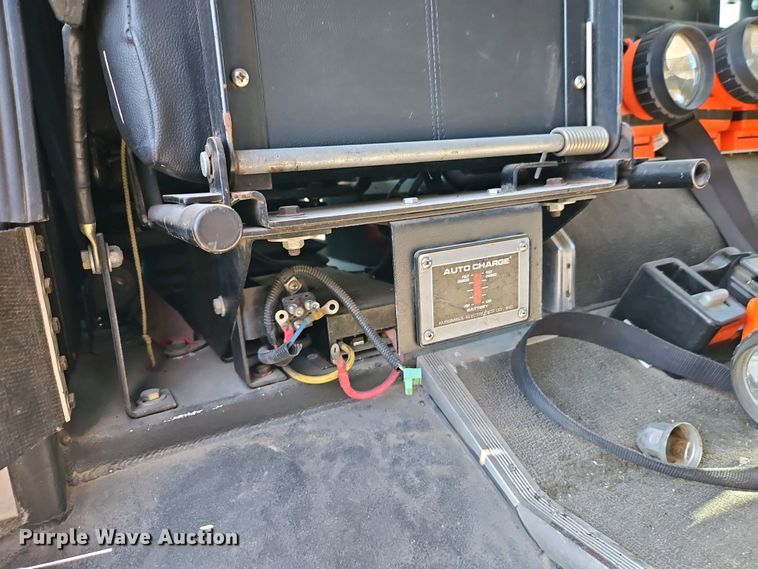 image for item EI8951 2006 HME 4465 900 cab and chassis