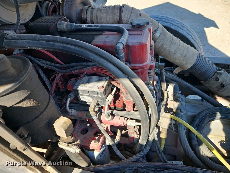 image for item EI8951 2006 HME 4465 900 cab and chassis