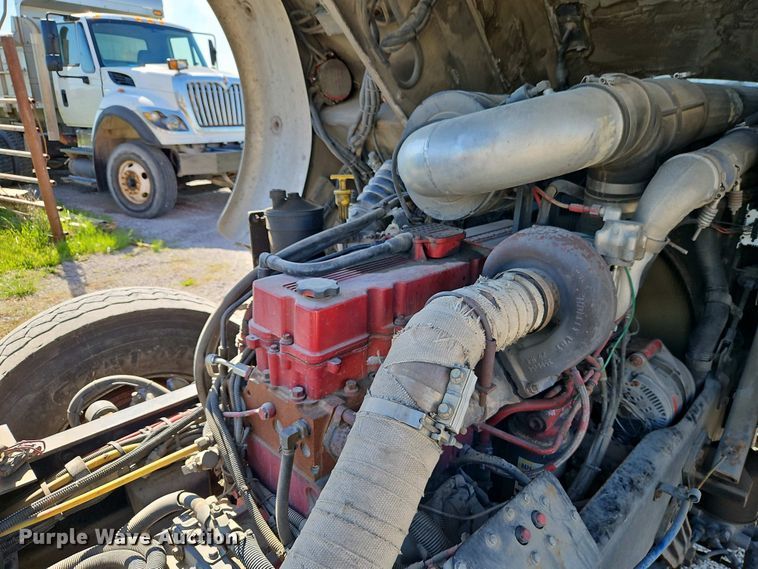 image for item EI8951 2006 HME 4465 900 cab and chassis